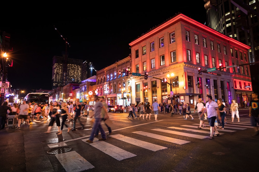 Nashville,,Tennessee,-,June,20,,2019:,People,Walk,Along,The